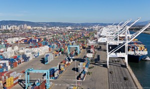 Port of Oakland and downtown - 9008