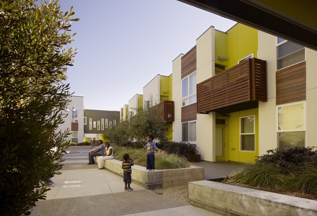 smartgrowthamerica_org_east oakland housing